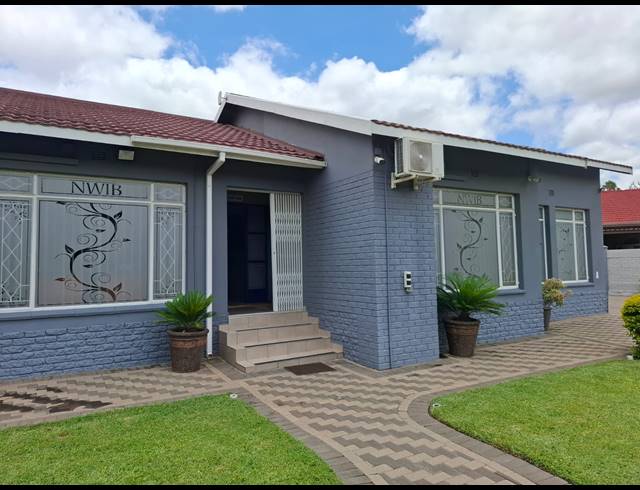 4 BEDROOM HOUSE FOR SALE IN SAFARI GARDENS